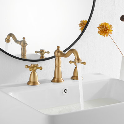 Widespread Bathroom Sink Faucet With Drain Assemly
