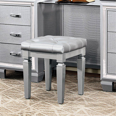 Tabouret de coiffeuse de chambre à coucher au design argenté pour la mise en place, bouton en similicuir, coussin en mousse, 17 po x 17 po x 19,63 po, structure en bois avec finition, esthétique moderne, 17 po x 19,63 po