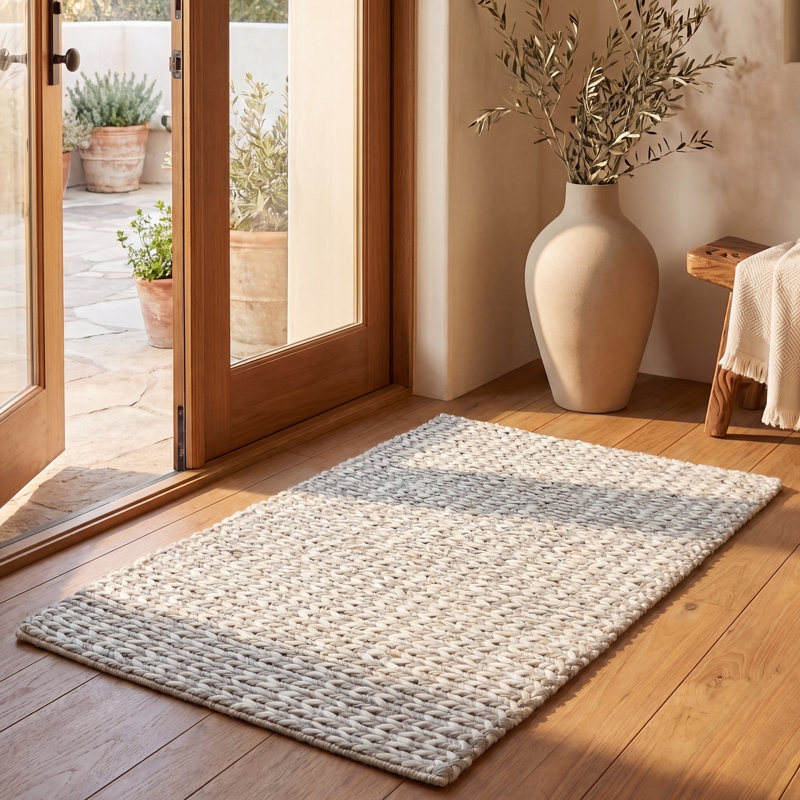 Natura Hand Woven Wool/Viscose Chevron Rug in Silver/Ivory, Rectangle 2' x 3'