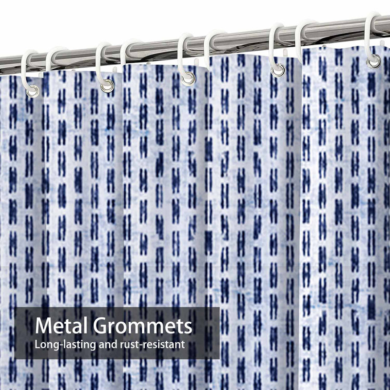 Rideau de douche en tissu bleu marine à 12 crochets Broken Stripes, 72" L x 84" W