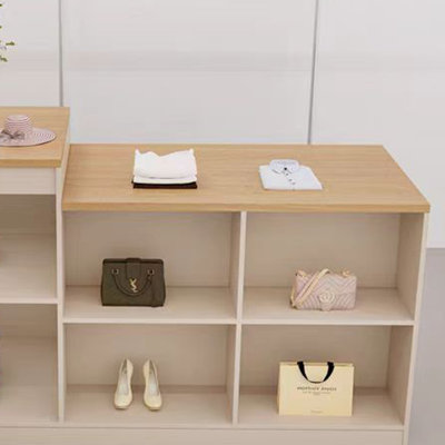 Vitrine moderne et simple