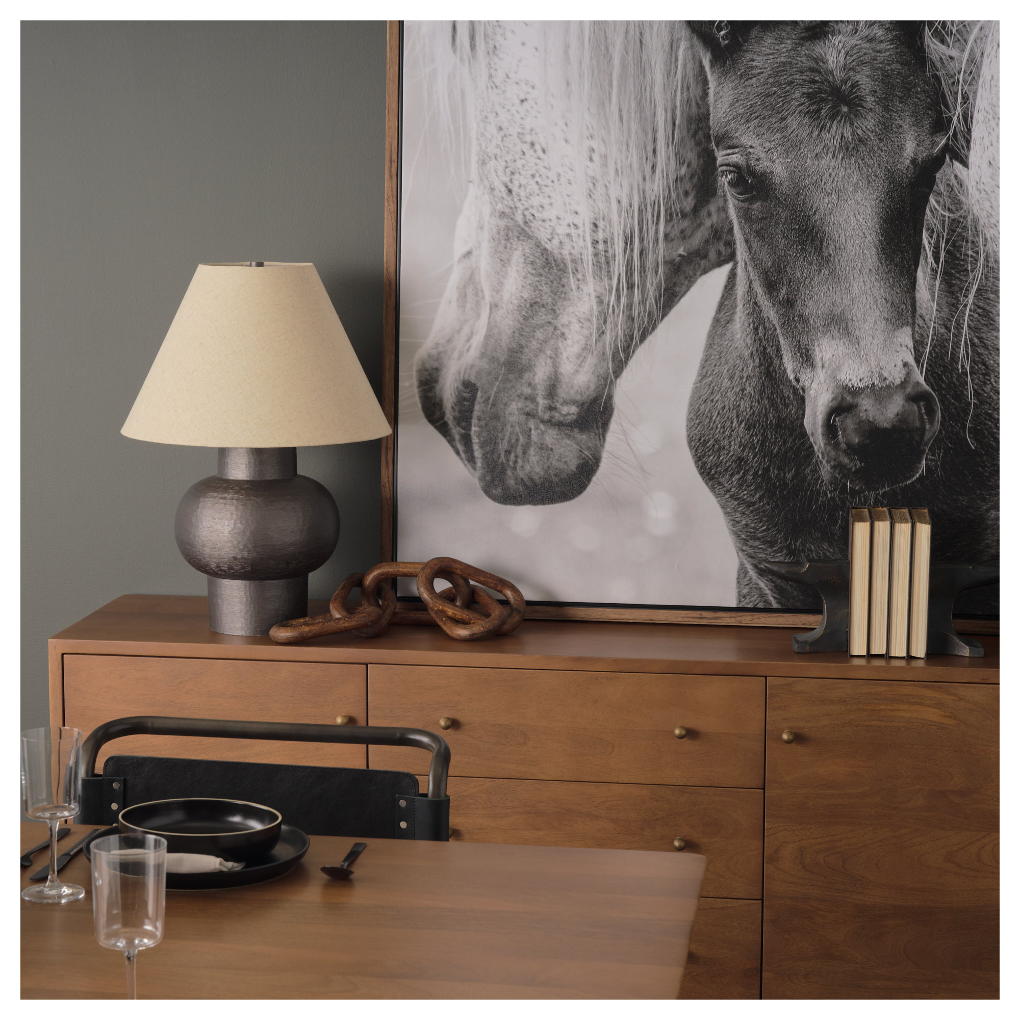 Ameyalli Metal Table Lamp Lamp, Black