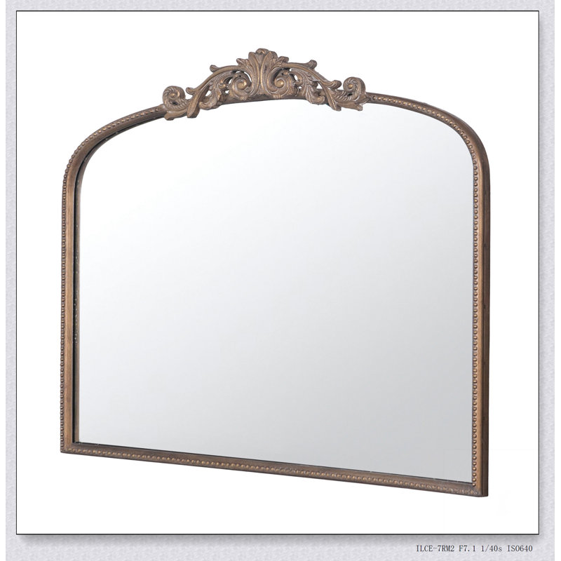 Miroir arqué doré 40 po x 31 po au design classique et cadre d'inspiration baroque, Doré