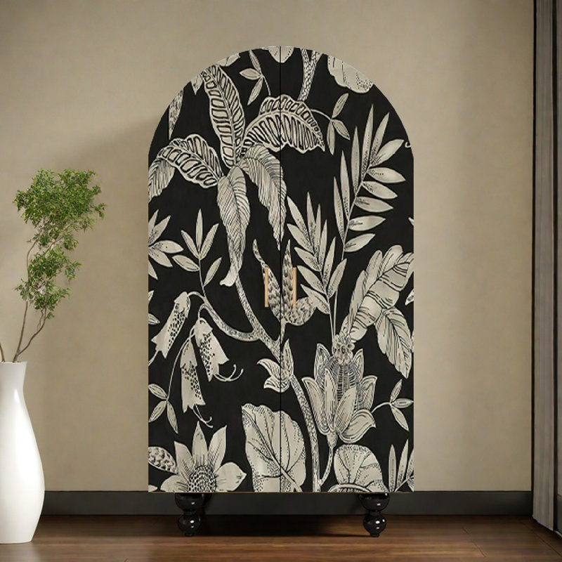 Armoire arquée avec tablettes et portes
