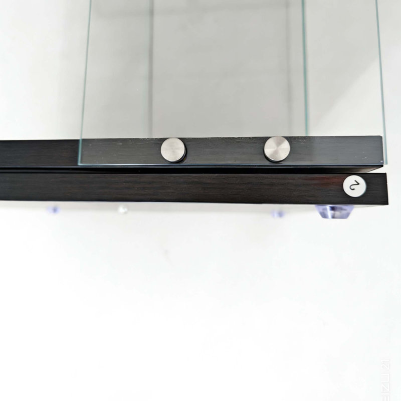 Vitrine rotative en verre trempé avec éclairage à distance et pieds réglables
