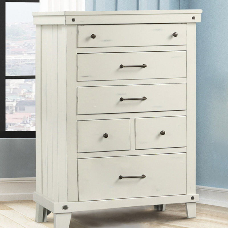 Commode 6 tiroirs patinée, placage de bouleau et pin massif, quincaillerie en laiton bruni, commode rustique chic pour la chambre à coucher