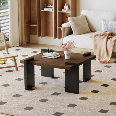 Table basse en panneau de fibres à densité moyenne de couleur noyer, convenant aux salons minimalistes modernes et aux espaces de loisirs, avec des dimensions de produit de 31,5 x 31,5 x 16,6 pouces.