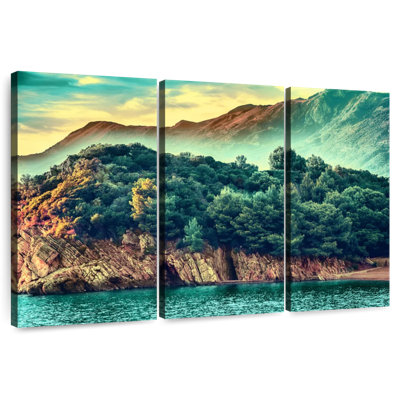 Gillard Montenegro Mountain Retro View