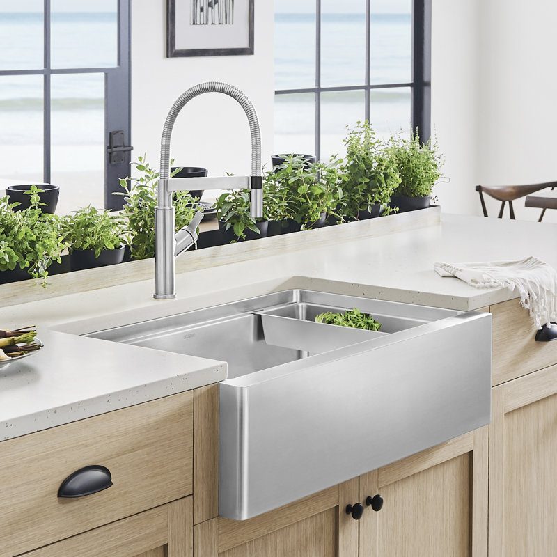 Quatrus Ergon 33" L x 20.5'' W Single Bowl Stainless Steel Farmhouse Sink with Cutting Board