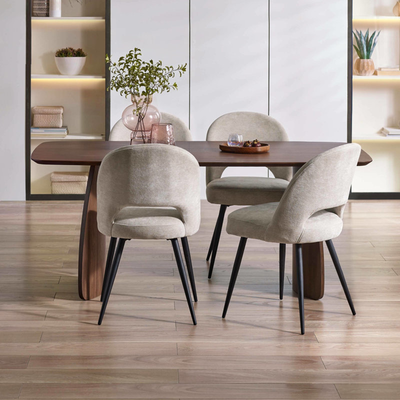 Katiranoma Dining Table