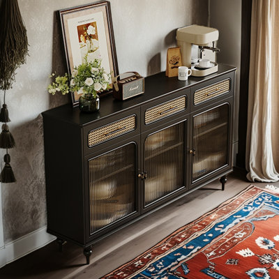 Buffet rétro en bois avec rangement élégant