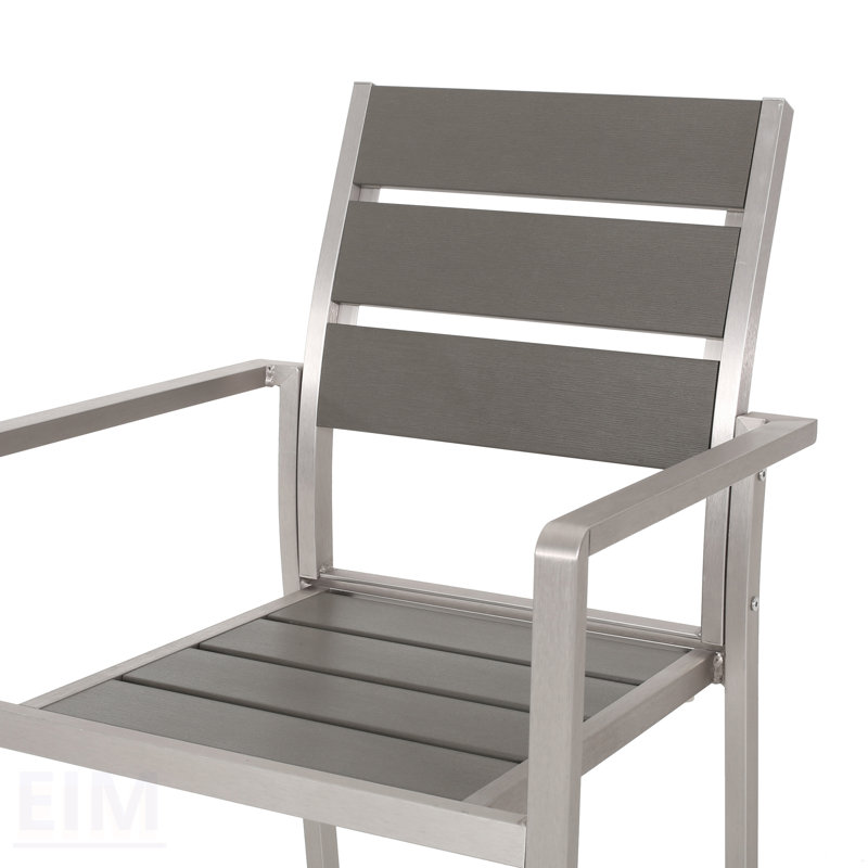 Ensemble de chaises de salle à manger d'extérieur modernes en aluminium avec siège en faux bois, gris et argent, pour des sièges de patio élégants et durables