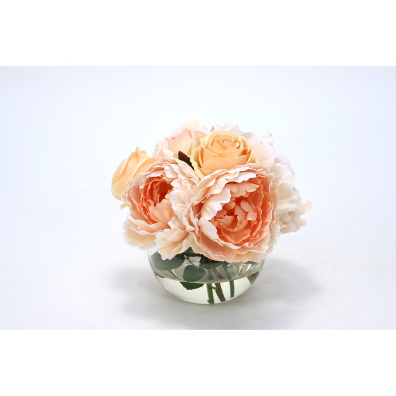 Arrangement floral roses en vase