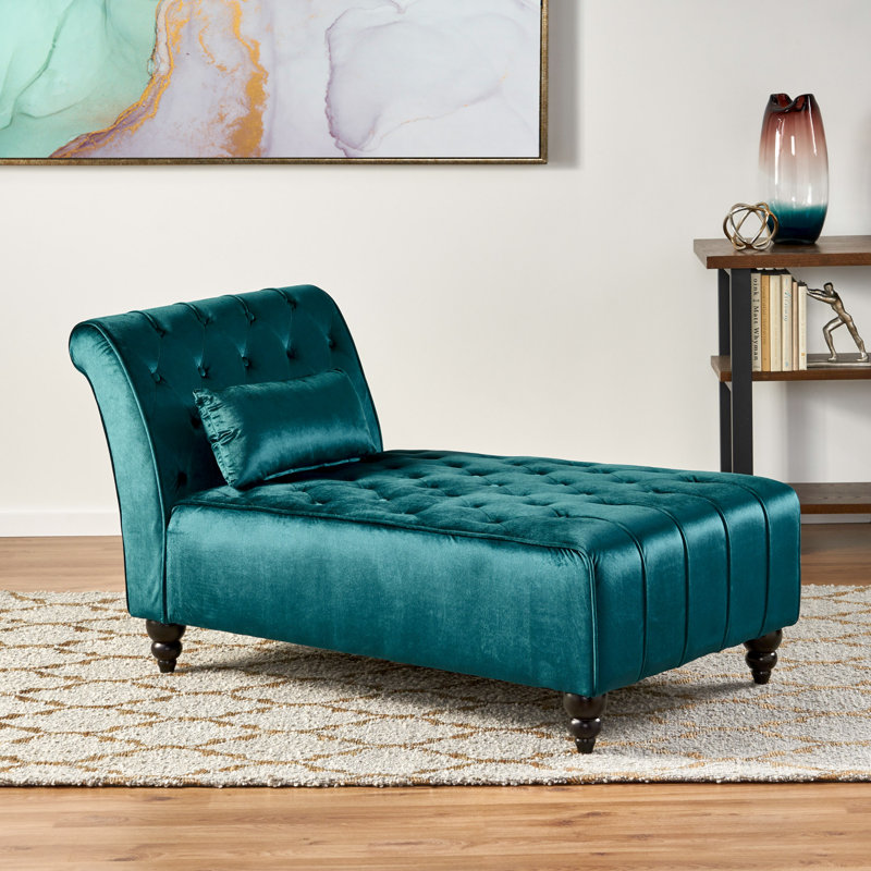 CHAISE LUNGE
