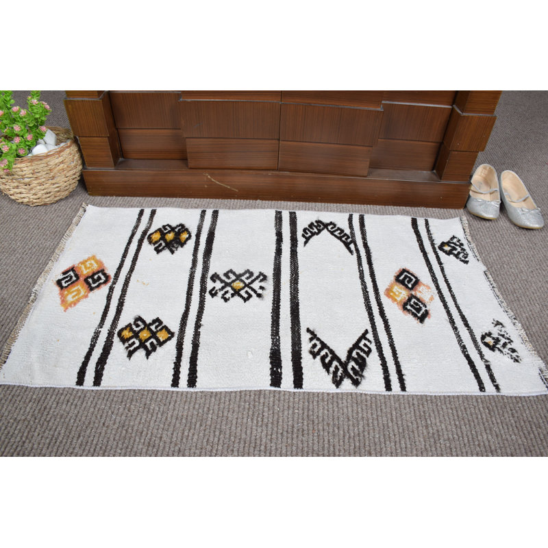 Tapis turc bohémien tissé à la main avec un motif géométrique noir