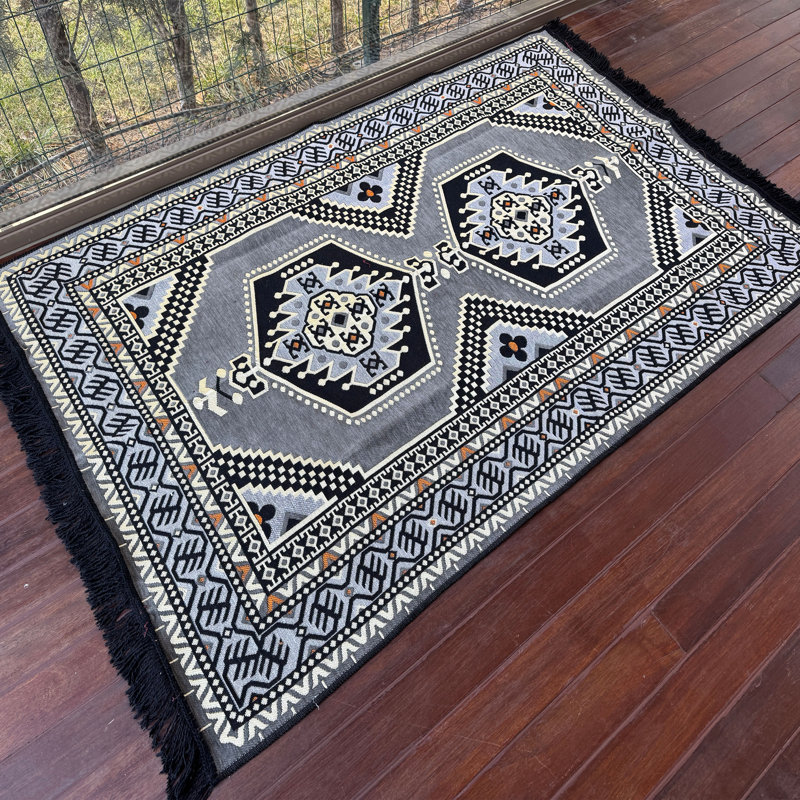 Grand canapé avec repose-pieds et revêtement Kilim, Gris