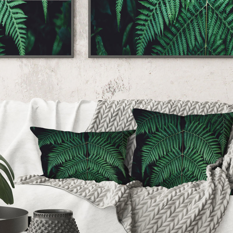 Coussin décoratif à imprimé fougère vert foncé et noir III, 18 po x 18 po