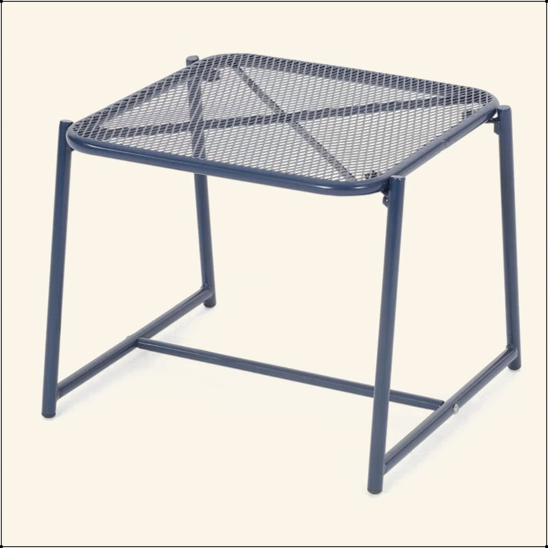Charmante table d'appoint d'extérieur au design innovant pour des espaces élégants