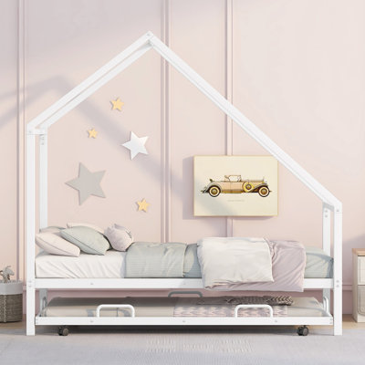 Westmanland Metal Canopy Bed Maximized space Open and spacious