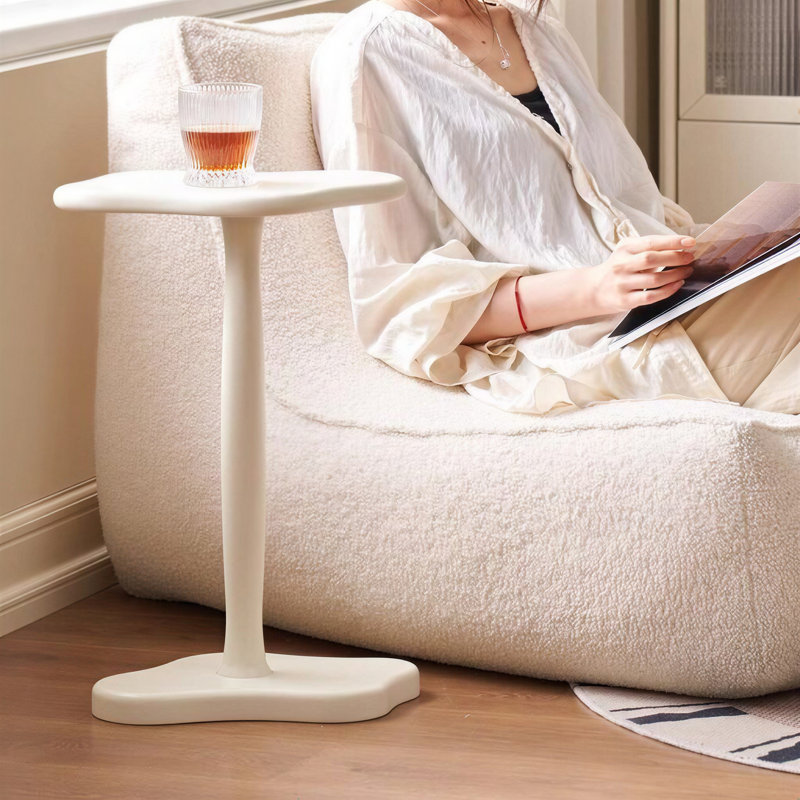 Élégant article blanc crème, dimensions: l 13,8 po x P 9,4 po x H 20,1 po [largeur x profondeur x hauteur]