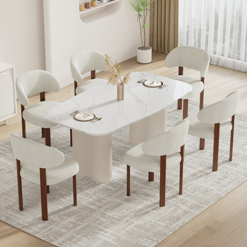 Chaises de salle à manger modernes rembourrées avec dossier incurvé et pieds en bois massif, Tissu beige
