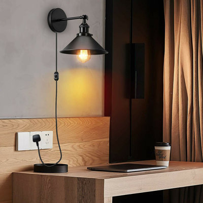 Dunlar Plug-in Armed Sconce