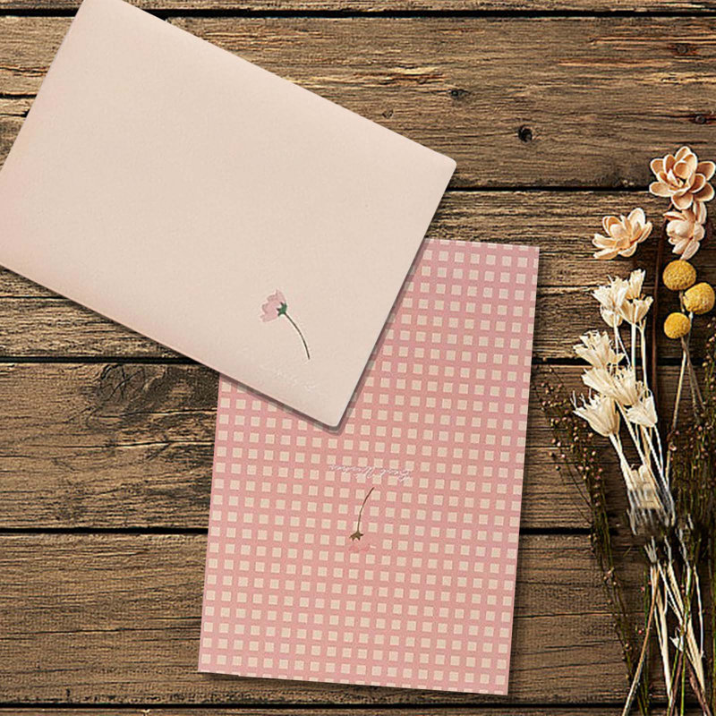 une enveloppe d'étudiant et un ensemble d'enveloppes à texture exquise, A