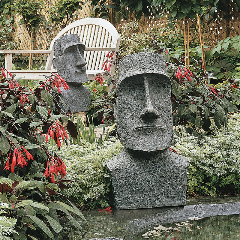 Statue de jardin monolithe Moai de Ahu Akivi sur Île de Paques