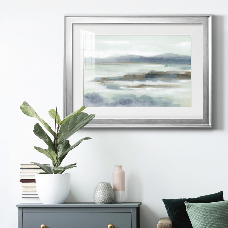 Soft Shores I, reproduction encadrée de qualité supérieure - prête à être accrochée, H 26,5 po x l 36,5 po x P 1 po, Argent