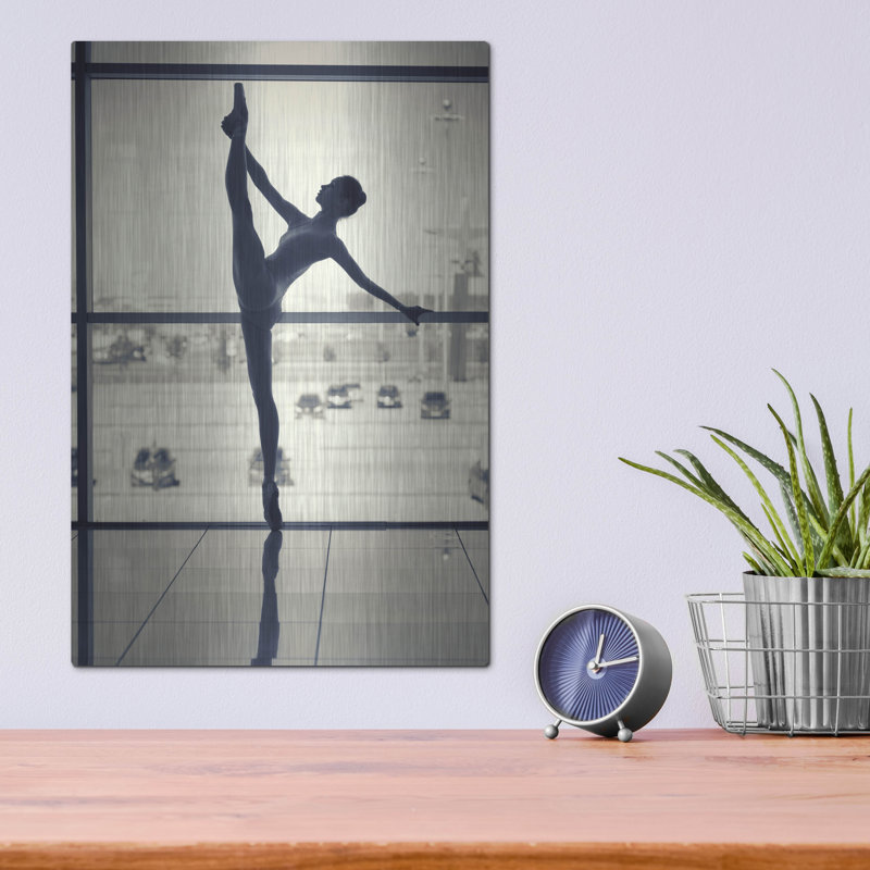Mur de métal «Ballet Dancer Silhouette» par Design Fabrikken, H 16 po x l 12 po