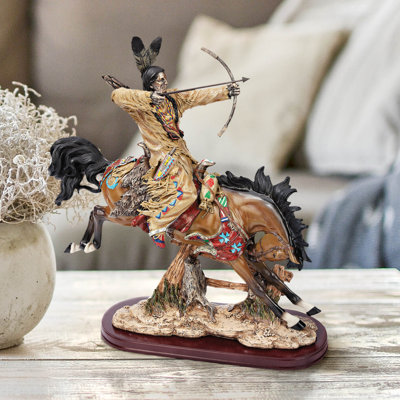 Figurines & Sculptures