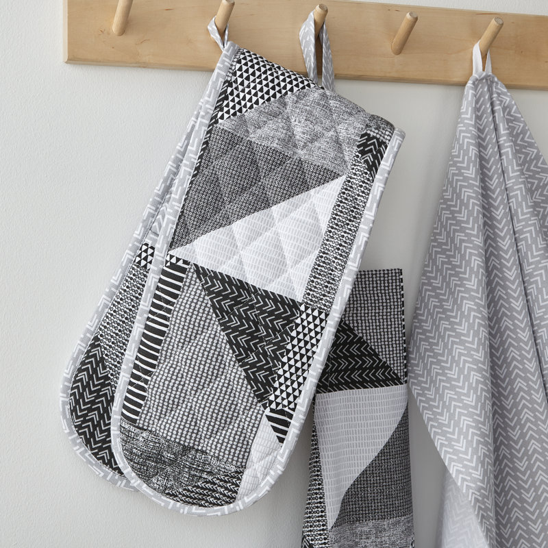 Larsson Geo Double Oven Glove, Gray/White