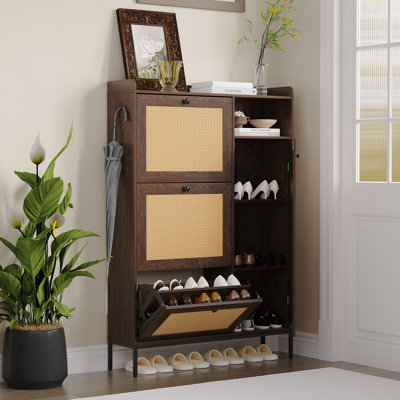 Élégante armoire à chaussures en rotin pour le vestibule - 3 tiroirs de style tournant, 4 tablettes réglables à 4 niveaux, organisateur de rangement autoportant étroit, design moderne - cerisier foncé