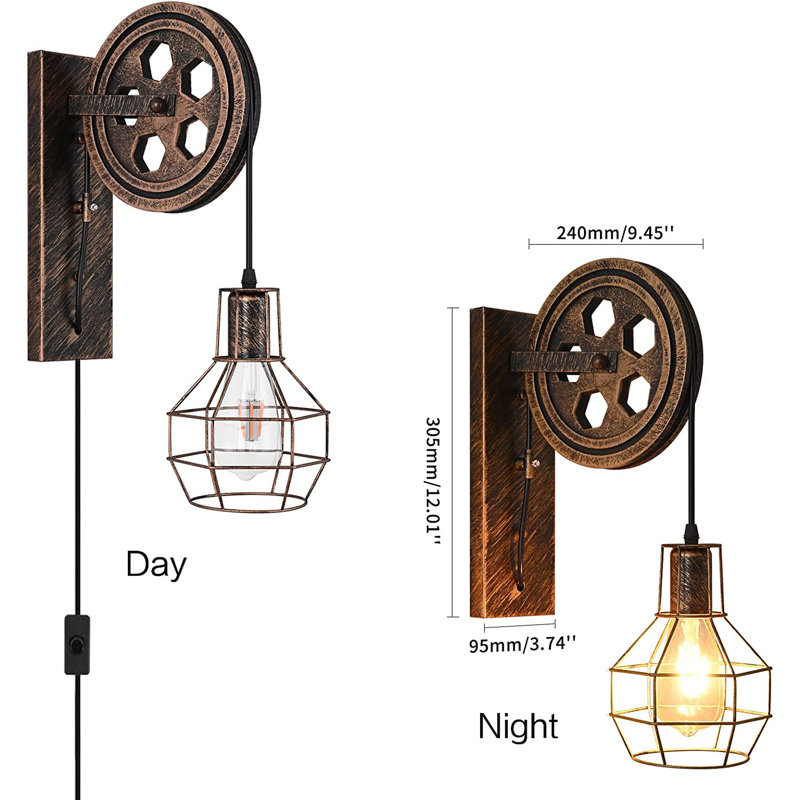 Grosberg Armed Sconce