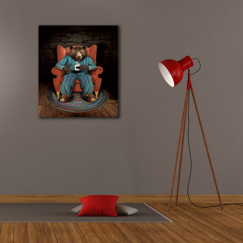  «Ours avec télécommande» par John Hovenstine, art mural sur toile, 26 po x 30 po