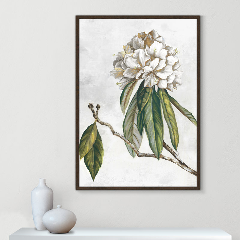 «Pearly Beauty II» par Eva Watts, Grain de bois noyer, L 29,5 po x H 41,5 po, Impression encadrée