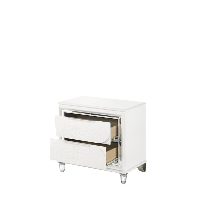 Table de chevet blanche avec beaucoup de rangement et un look moderne