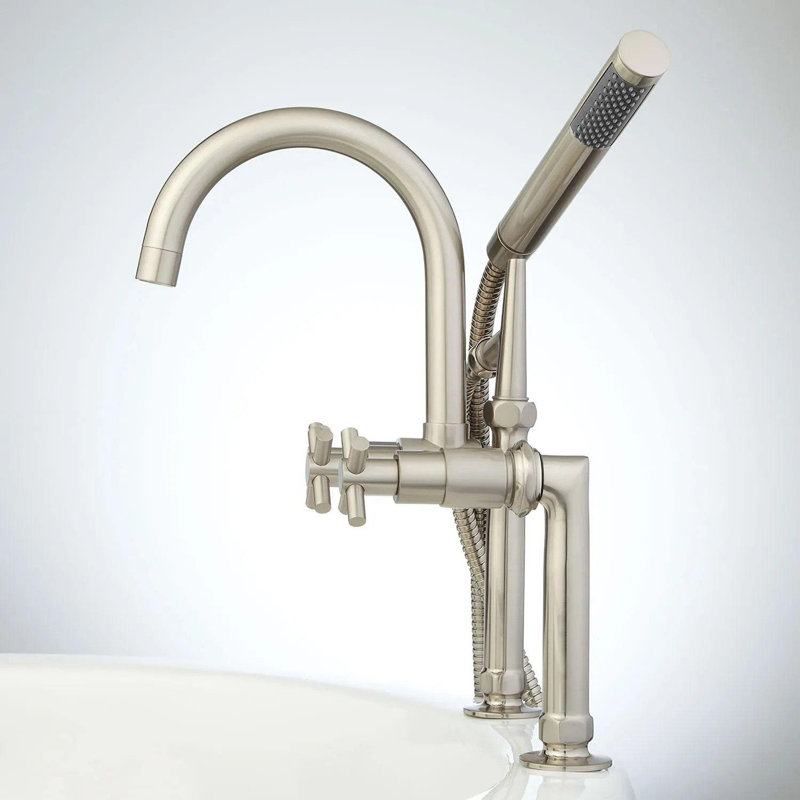 Robinet de baignoire romaine à fixation sur le comptoir avec poignées en croix Sebastian, Chrome