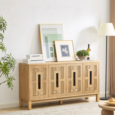 Buffet de style Mid-Century 60,7 po à motif ajouré sculpté et 4 portes