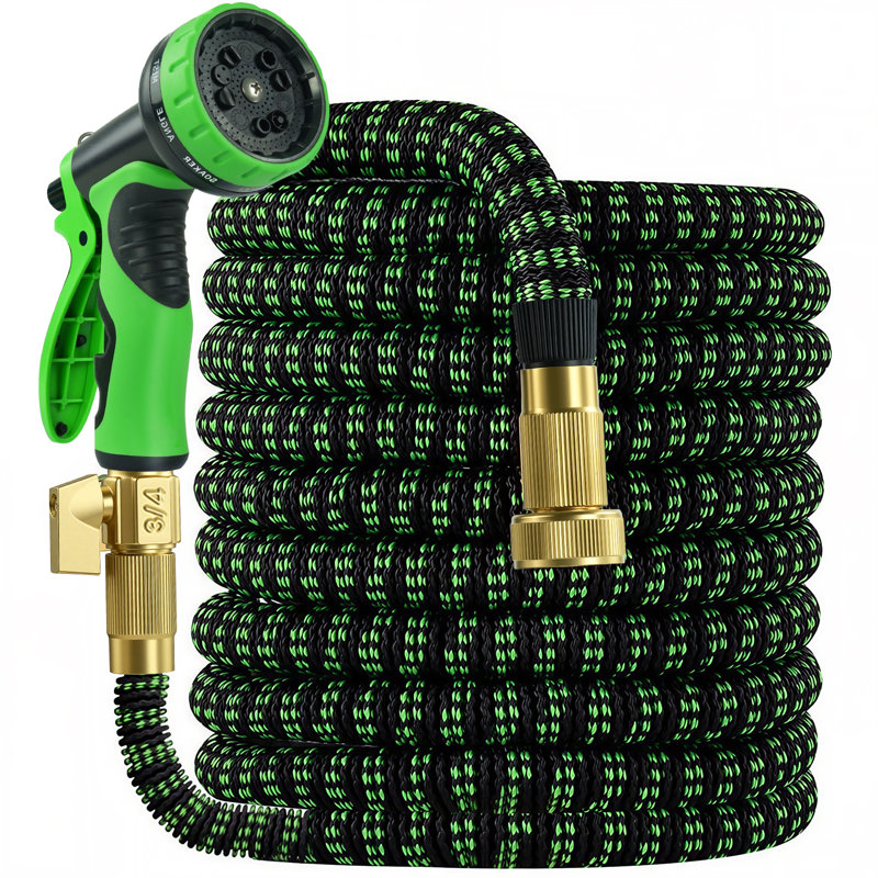 Boyau d'arrosage flexible de 100 pi avec buse à 10 fonctions | Tuyau d'eau en composite triple couche léger et non extensible. Conception sans pli pour un lavage facile dans la cour, sur la pelouse et à l'extérieur.