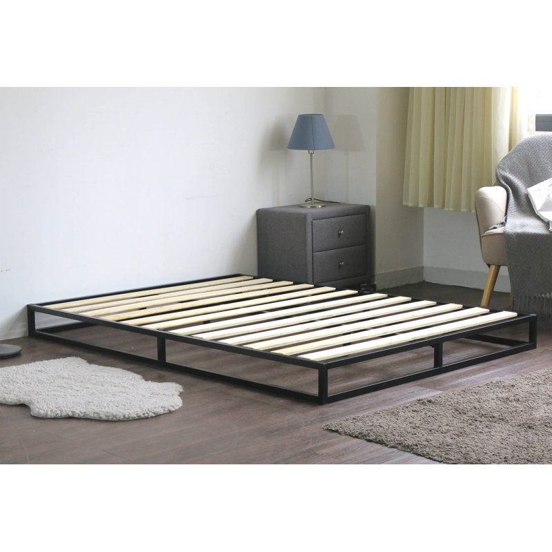 Carliee Metal Bed, Double (4'6)
