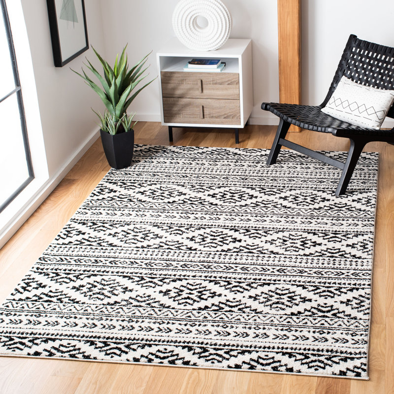 Talkington Geometric Looped / Hooked Area Rug, Rectangle 122 x 183cm