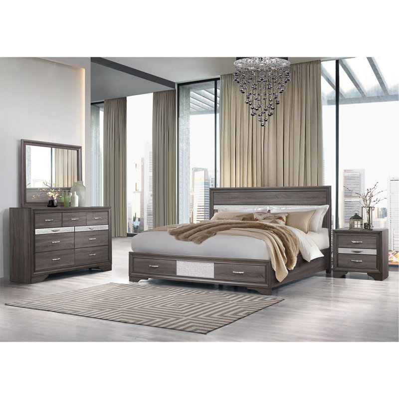 Exquisite Mirror With Wood Trim And Beveled Glass For Home Decoration