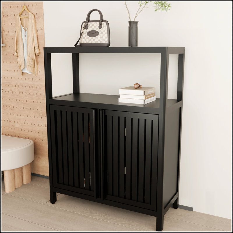 Armoire de rangement en bambou à grande capacité avec tablettes, parfaite pour l'organisation de la salle de bain et du salon et un charme rustique.