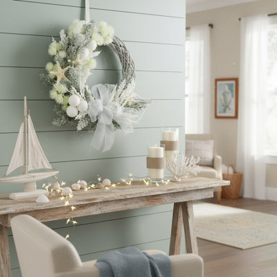Couronne de Noël 20 po avec cèdre floqué, ornements et étoile de mer