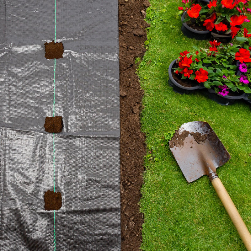 Harbour Housewares 110gsm Weed Control Membrane Set with Pegs & Plates (1 Roll), 19cm H x 200cm W x 2500cm D