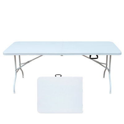 Table pliante 6 pi pour le camping, les pique-niques et les fêtes. Conception portable en plastique. Support élevé. Surface lisse et imperméable. Caractéristique de stabilité triangulaire. Trois hauteurs réglables. Léger, pliable