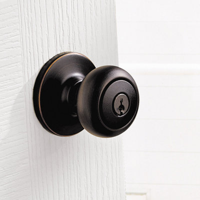 Cove Keyed Door Knob with SmartKey®