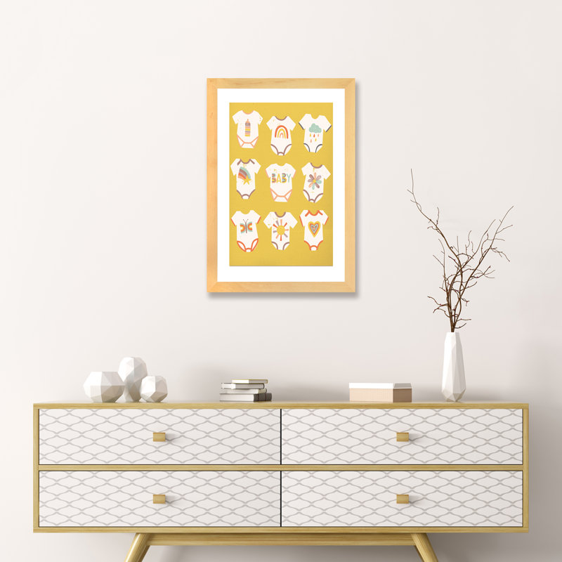 «Welcome Baby» par Caroline Alfreds - impression d'art graphique, Toile avec cadre en bois beige, Blanc