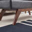 Lit en tissu en laine Teddy avec pieds en bois massif et tabouret de rangement, parfait pour les chambres confortables et organisées-361048284